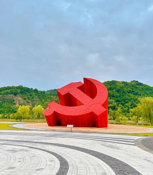 培訓(xùn)延安紅色特點(diǎn)是什么_延安紅色培訓(xùn)特點(diǎn)_延安紅色旅游的特色
