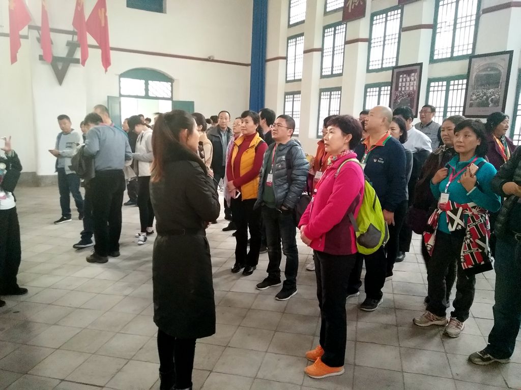 西安東方航空市場銷售部與客戶發(fā)展部楊家?guī)X七大會議舊址內聽課