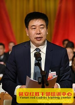 DSC_9419——市人大常委會主任姚靖江主持大會并講話。本報記者     祁小軍     攝（審定照片2）